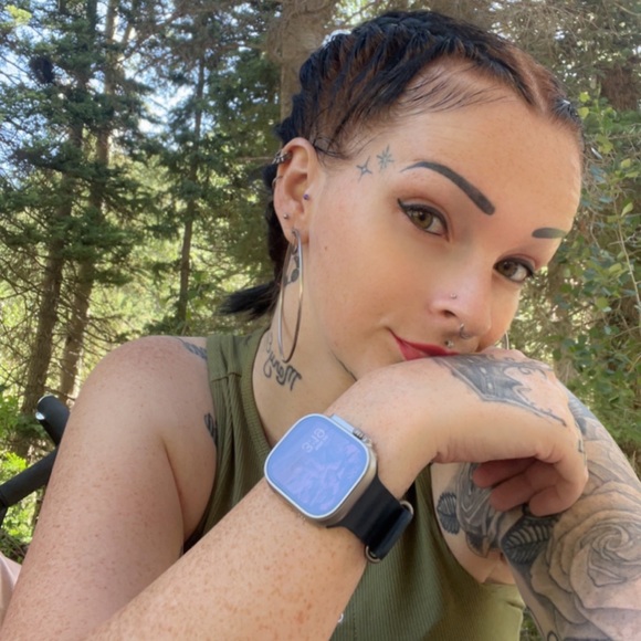 Meet your Posher, Santanna - Picture 1 of 2